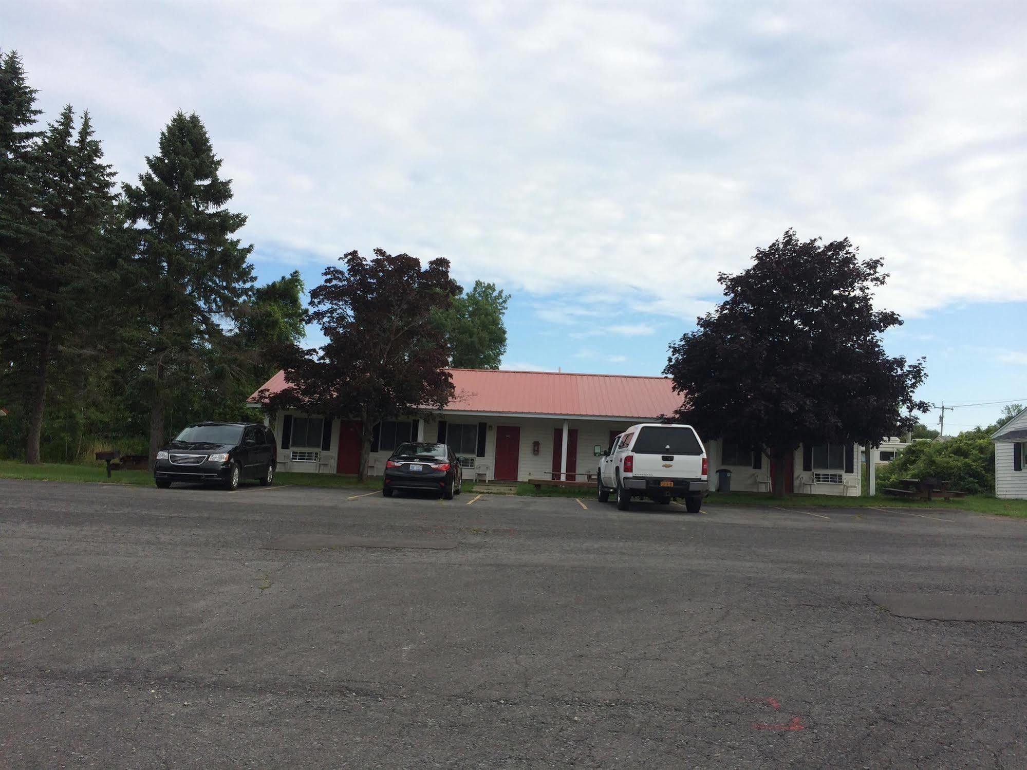 Port Lodge Motel Pulaski Екстериор снимка