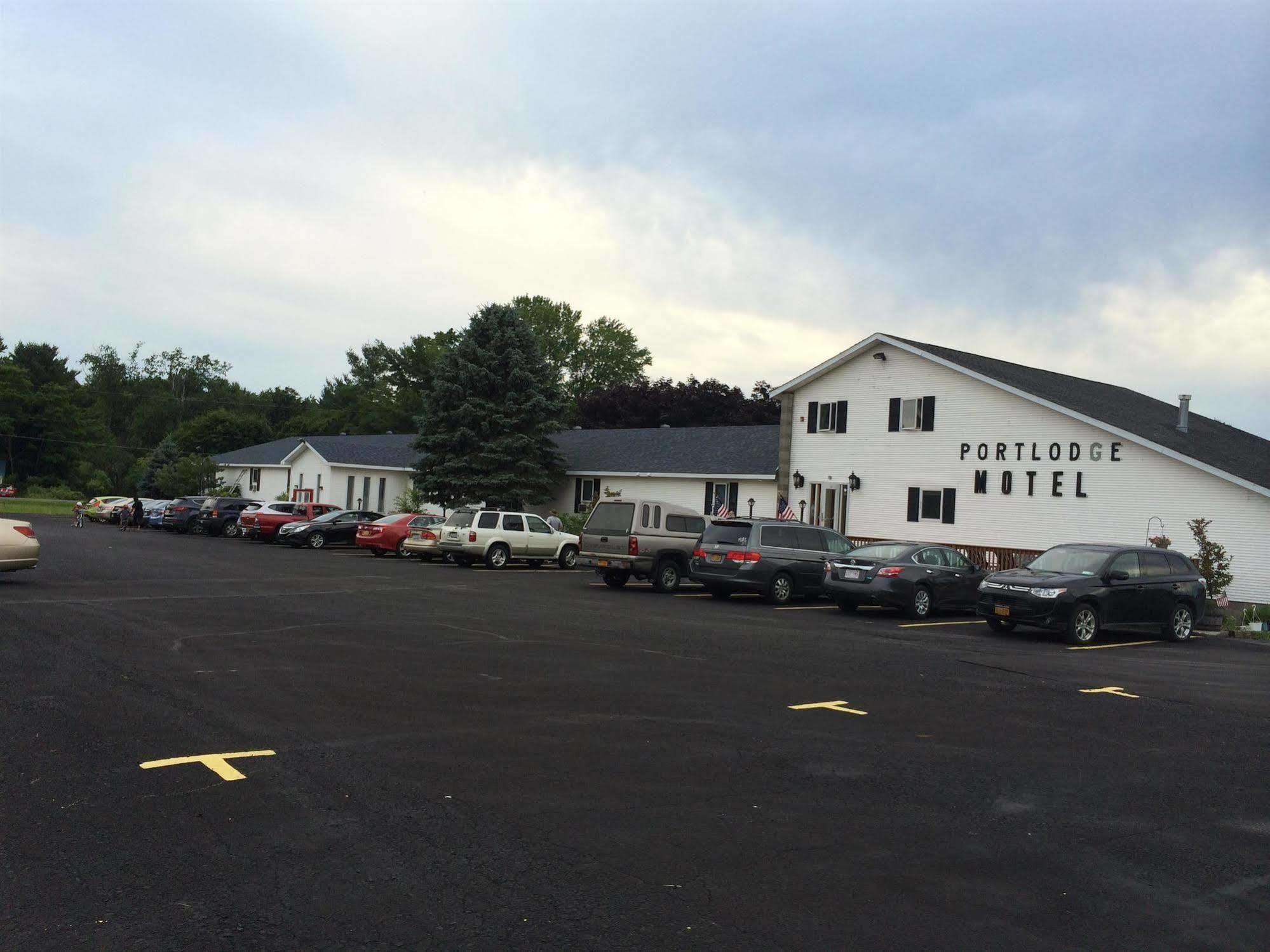 Port Lodge Motel Pulaski Екстериор снимка